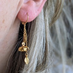 boucles d'oreilles fleurs pendantes