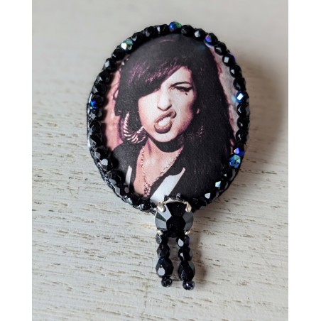 Broche brodée Amy