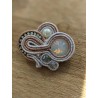 Broche en soutache et cristaux