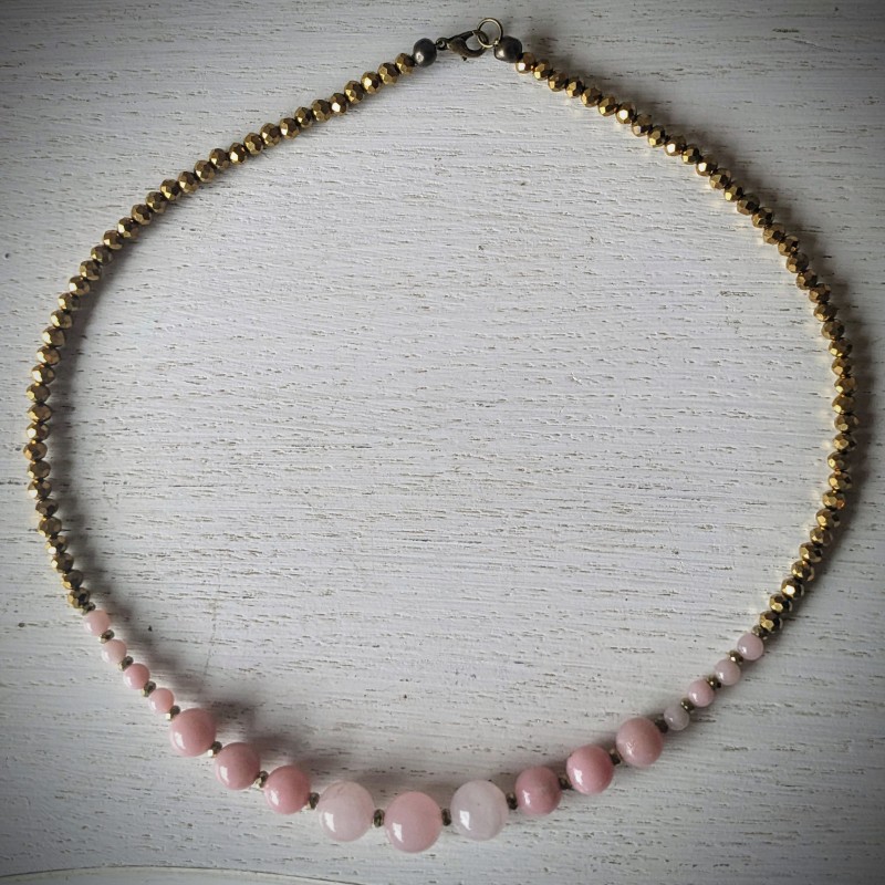 collier en opale rose, hématite et cristal de bohème