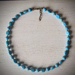 collier en howlite...