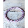 bracelet jonc en soie tons mauce, assorti à la broche Olympe de Gouges