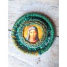 bracelet jonc en soie de teinte dégradée turquoise à ocre, assortie à la broche figure sacrée de Marie
